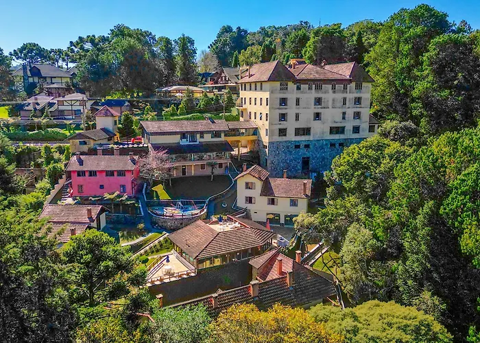 VELINN Ninho do FalcãoHotel Em